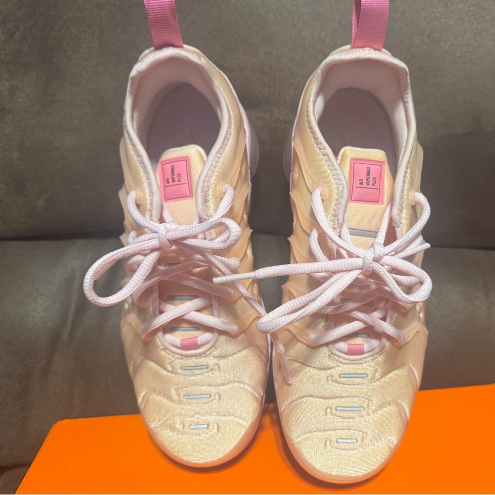 Nike Women's Cream and Pink Sneakers